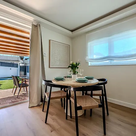 Vakantiehuis New House 80 M From The *