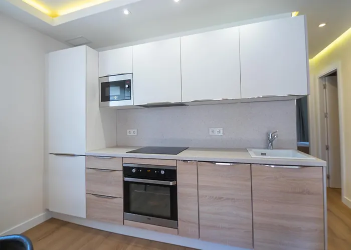 New House 80 M From The בית נופש מארבלה